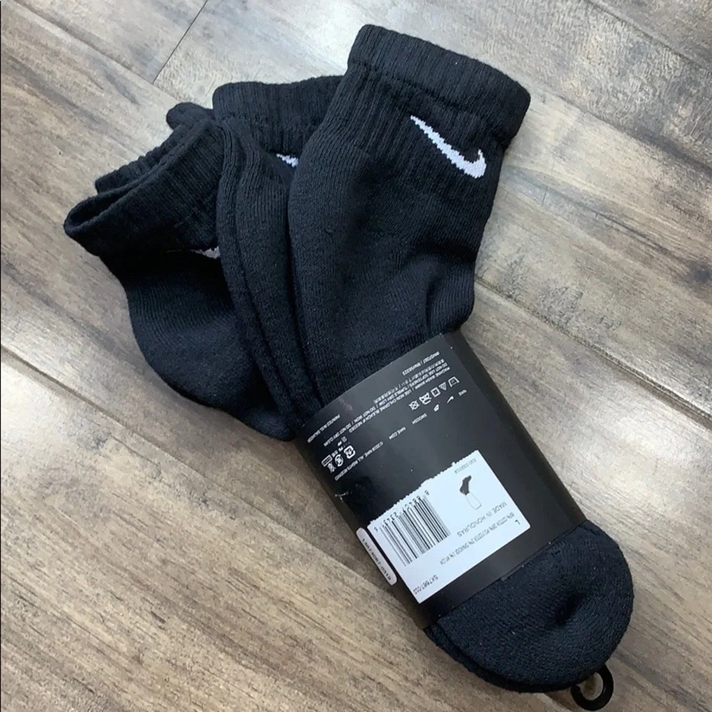 NIKE EVERYDAY COTTON CUSHIONED ANKLE TRAININ SOCKS